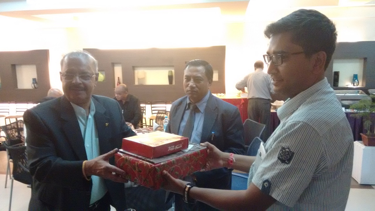 Dr Majeed presenting mementoes for the Hon. Minister, Health & Family Welfare Meghalaya Mr AL Hek