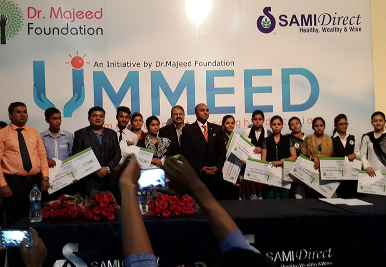 Dr. Majeed Foundation Distributed The Cheques to the Needy Students as Educational Assistance Under Its Project 'UMMEED'. Mr. Shaheen Majeed - Markteing Director Sami-Sabinsa Group was the Chief Guest