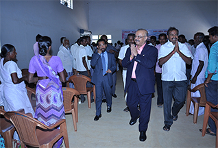 Dr Majeed Felicitates Contract Farmers of Turmeric and Coleus