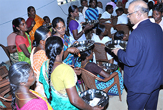 Dr Majeed Felicitates Contract Farmers of Turmeric and Coleus