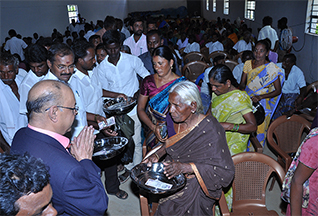 Dr Majeed Felicitates Contract Farmers of Turmeric and Coleus