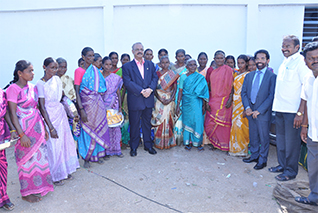 Dr Majeed Felicitates Contract Farmers of Turmeric and Coleus