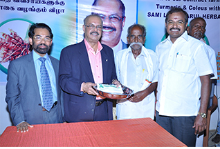 Dr Majeed Felicitates Contract Farmers of Turmeric and Coleus